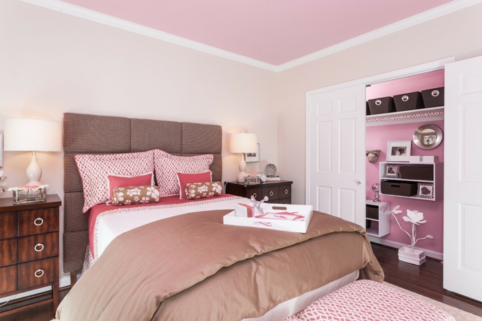 habitación juvenil para niñas vestidor manta rosa