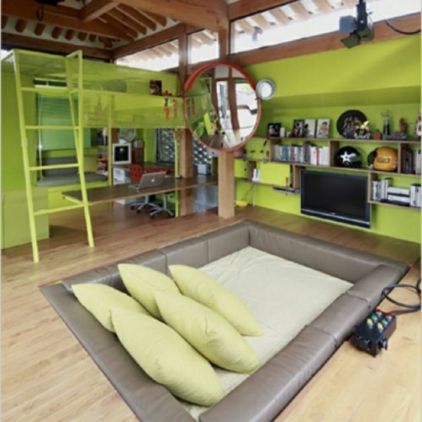 стая за младежи украсяват зелен акцент хвърлят възглавница квадратни легла телевизор