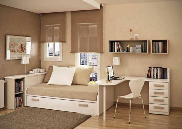 ungdomsværelse i brunt mode seng skrivebord