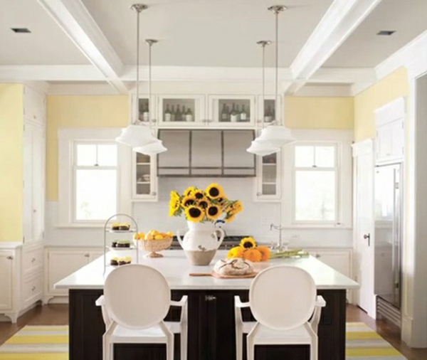 kuchyňské nástěnné malby nápady nástěnné barvy pastelové žluté nábytek nápady