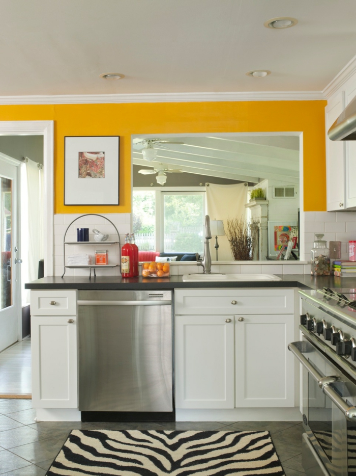 σχεδιασμός τοίχου κουζίνα κίτρινο τόνους γούνινο κουβέρτα δημιουργήσει μικρή κουζίνα