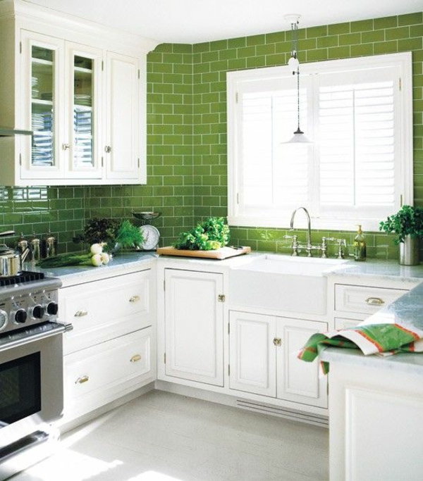bucătărie gresie faianta perete verde din spate bucătărie