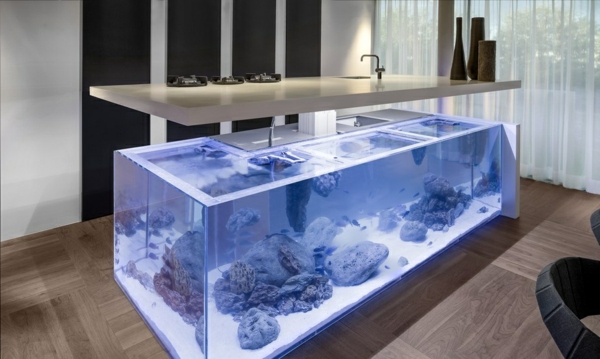 idei de design bucatarie modern bucătărie insulă integrate acvariu