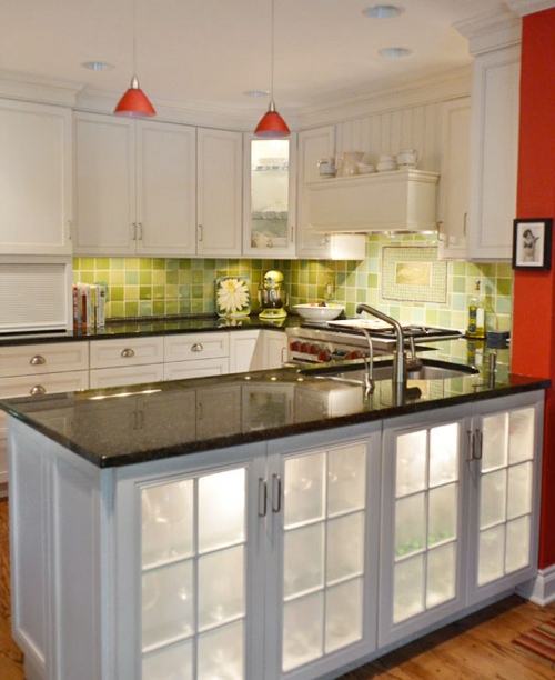virtuvės idėjos virtuvės sala su marmuro darbo paviršiumi