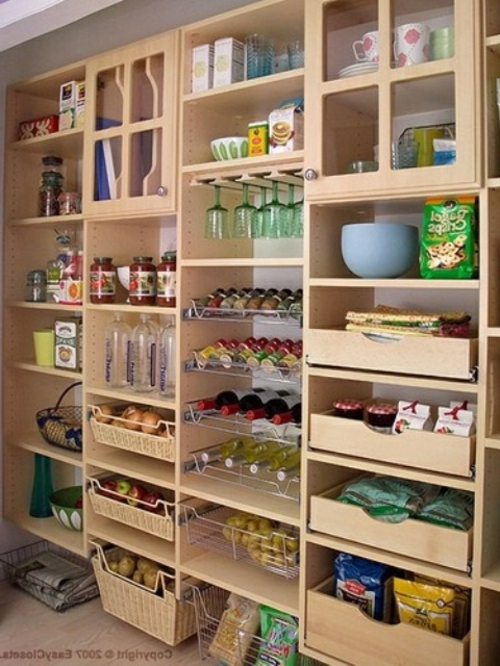ideas de cocina armario sistema estantes y cestas de metal