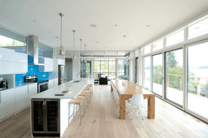 virtuvės salė su sėdimomis virtuvėmis su virtuvės salų dizainu