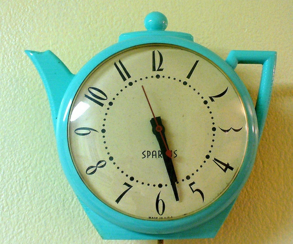Relojes de cocina de diseño estilo retro tetera reloj de pared azul