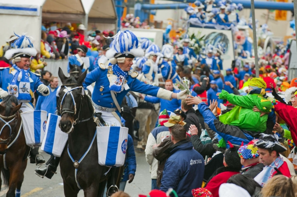 Karneval 2015 i Köln byvakt blå hvit