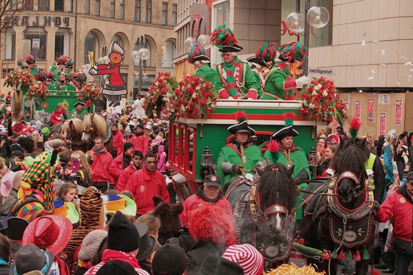 Carnavalul 2015 în carlige Stadtgarde din Köln
