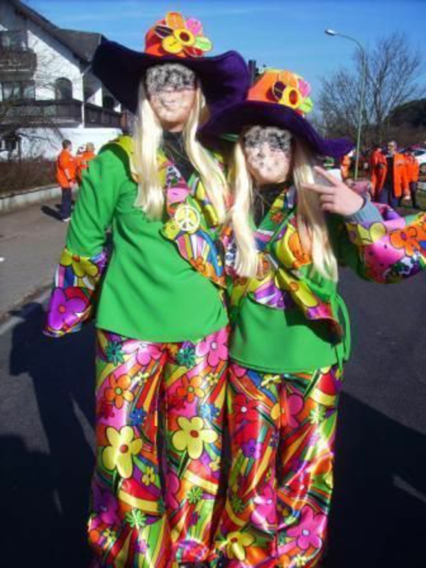 Καρναβάλι πολύχρωμα κοστούμια