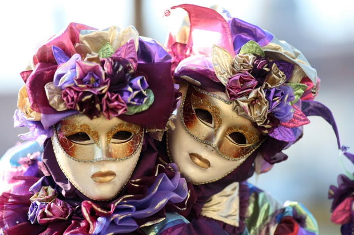 Καρναβάλι σε κοστούμια καρναβαλιού κοστουμιών της Βενετίας