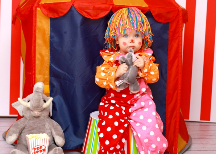 carnival costumes diy ideas kids costume clown dotted colorful hair yarn
