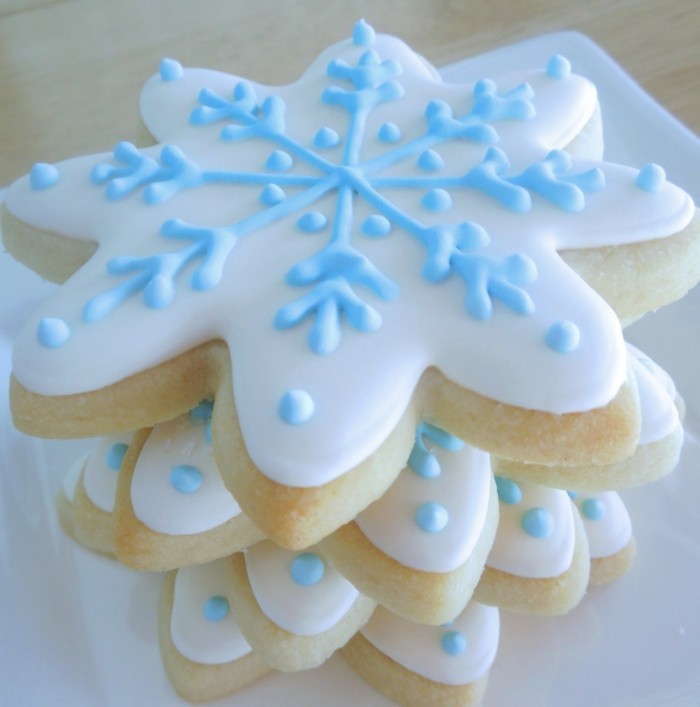 biscuits baking snowflake biscuits decorate