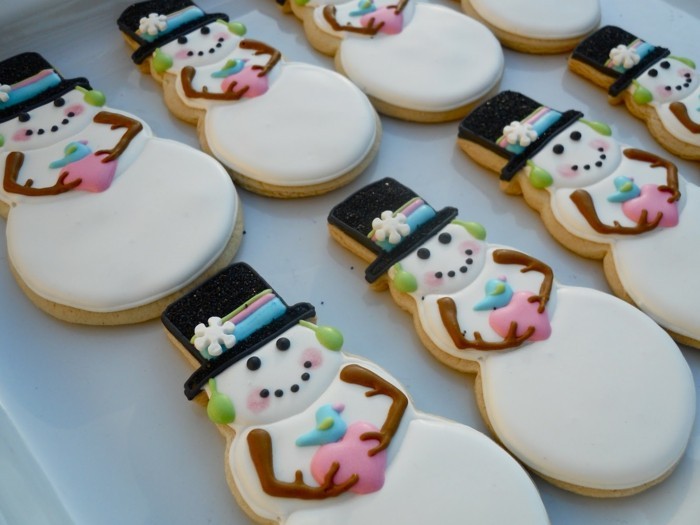 bagning af cookies christmas snowmen