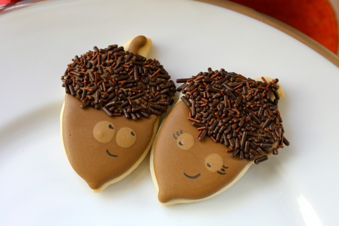 biscuits self-baking acorn shape