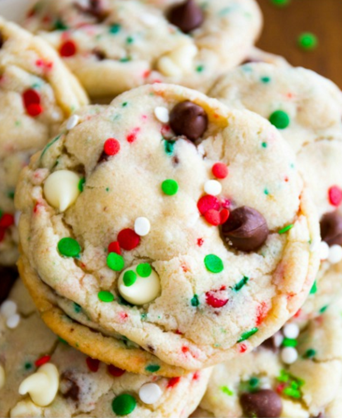 decorați cookie-urile în culori
