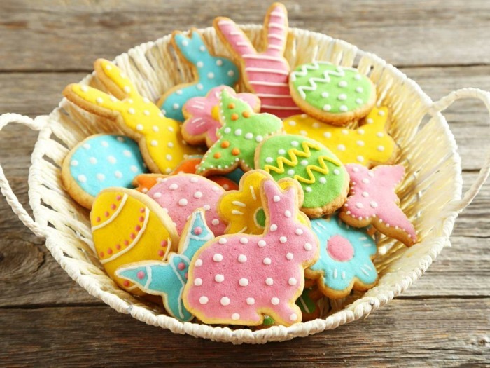 Μπισκότα διακοσμούν τα αστεία μπισκότα του Πάσχα διακοσμούν τα σχήματα του προτύπου