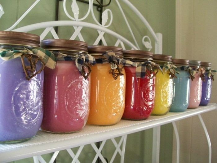 decoración de velas tarros de albañil de colores