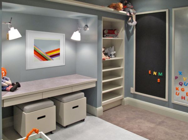 Детски дизайни на бюрото, вградени в стена сиво