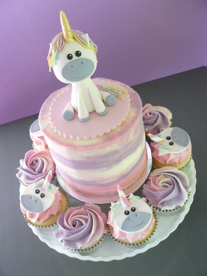 παιδικό πάρτι γιορτάζουν ιδέες παιδικών γενεθλίων unicorn πίτα fondantfigur