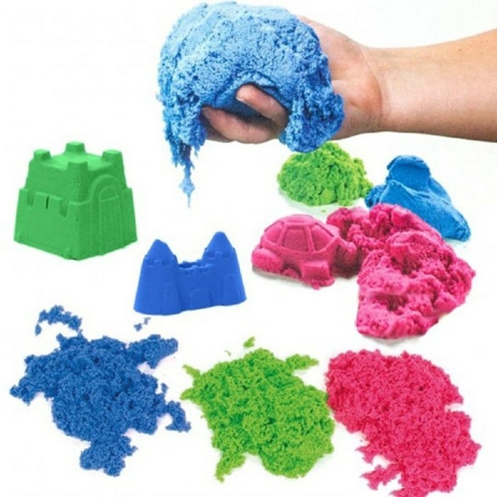children's games with kinetic sand