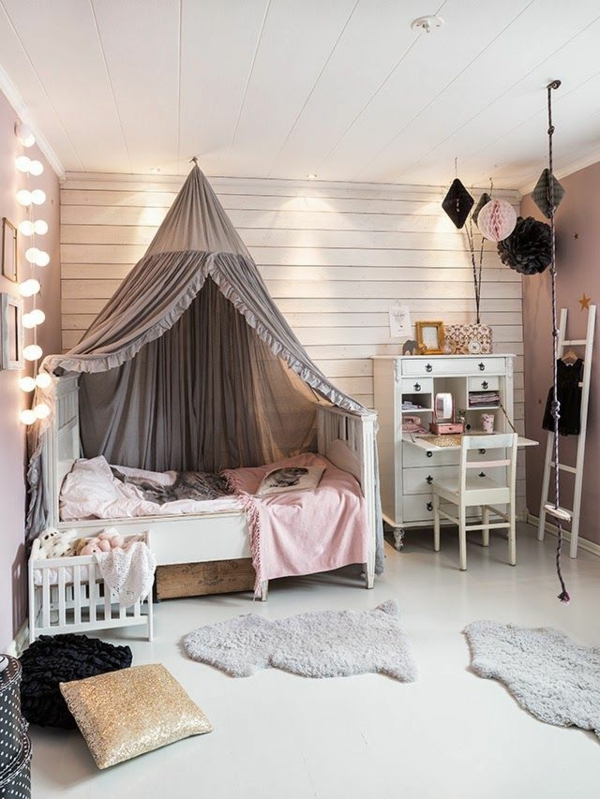 barnehage dekor ideer lys grå teppe jente seng kaste pute