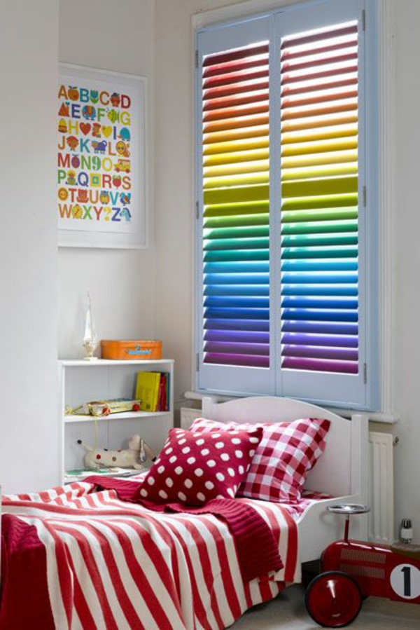 παιδικό δωμάτιο διακοσμούν τα παιδιά blinds χρωματιστά