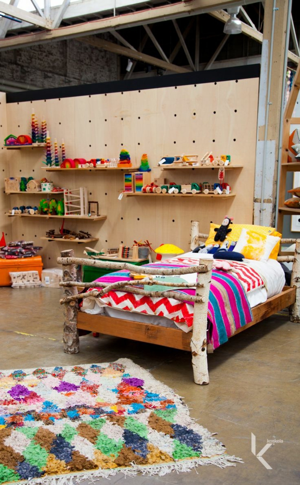 ideas de decoración de cuarto de niños diseño de pared de cama coloreada