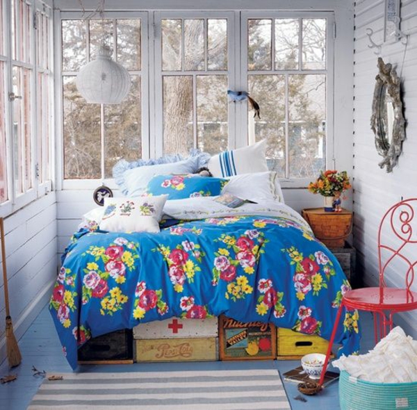 børnehave farver farverige sengetæpper gulvtæppe stol