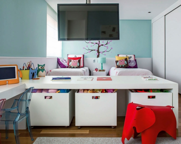 儿童房为两个女孩设计的房间