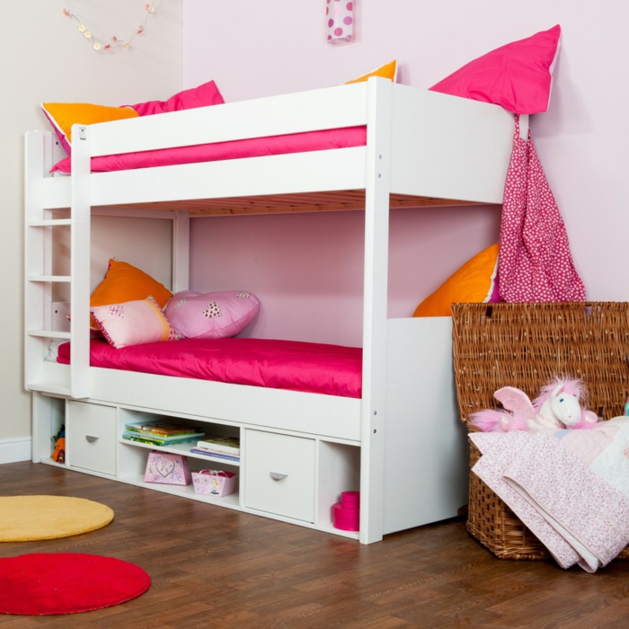 儿童房的想法彩色女孩的房间高床