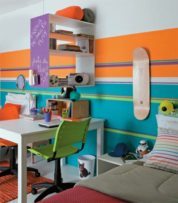 habitación para niños rayas completamente anchas en azul y naranja