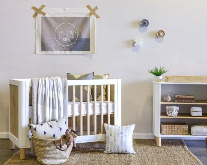 dětská místnost skandinávská dětská postýlka dřevo sisal koberec stěna dekor