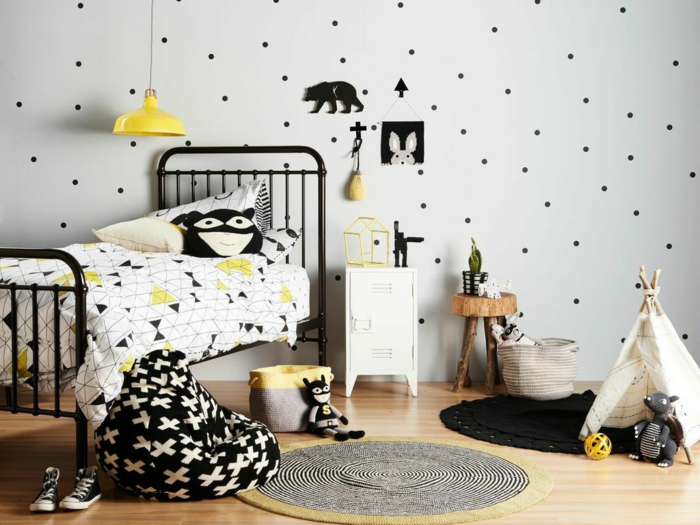 παιδικό δωμάτιο σκανδιναβική διακόσμηση μέταλλο κρεβάτι παιδιά ταπετσαρία σκούρο χαλί beanbag μαλακά παιχνίδια
