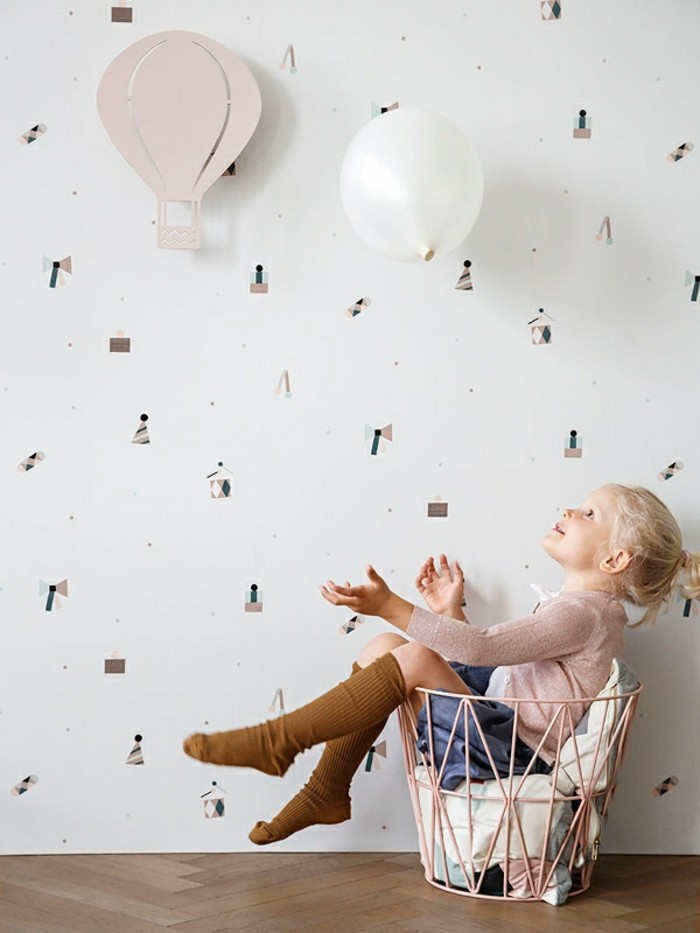Vaikų kambarys skandinaviškai sukonstruotos spragėsių baliono mergaitės kambarį