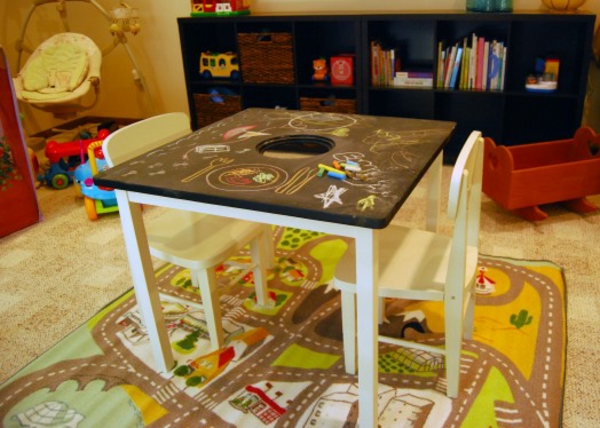 שולחן ילדים שולחן שחור לוח