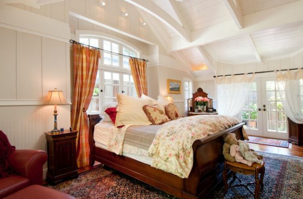 κλασικό υπνοδωμάτιο όμορφο οροφή υπέροχο κρεβάτι έλκηθρο