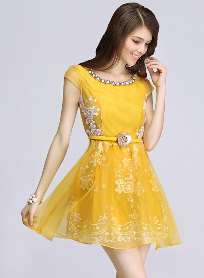 فستان أصفر قصير نموذج متجدد شبابي