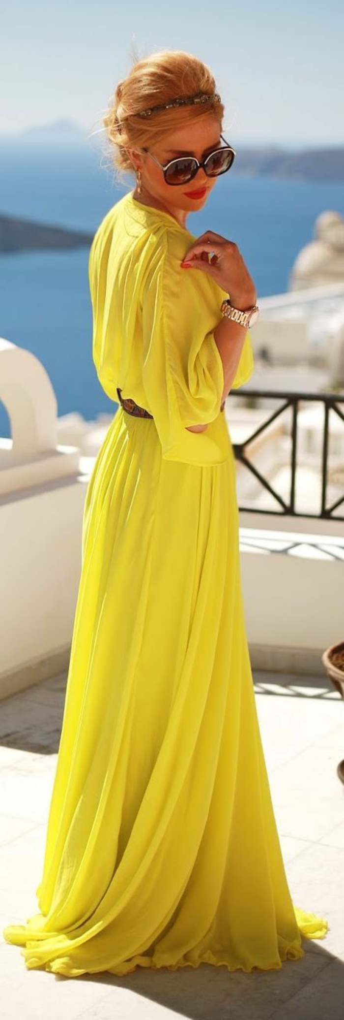 فستان أصفر اتجاهات الموضة النساء طويلة نمط الحياة