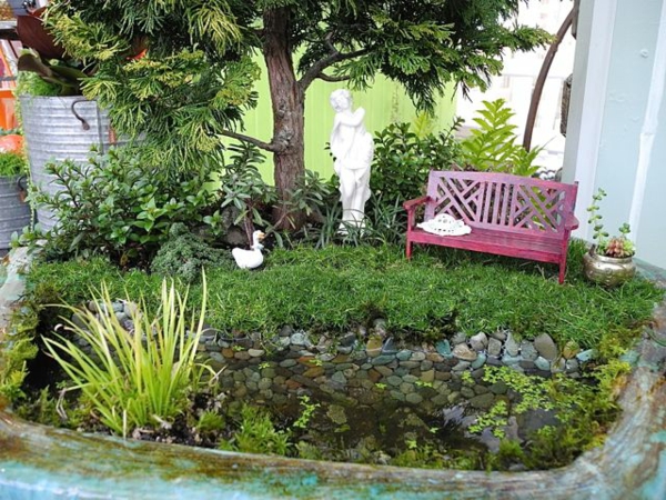 Les petits jardins créent mini statue de banc de bassin de projet