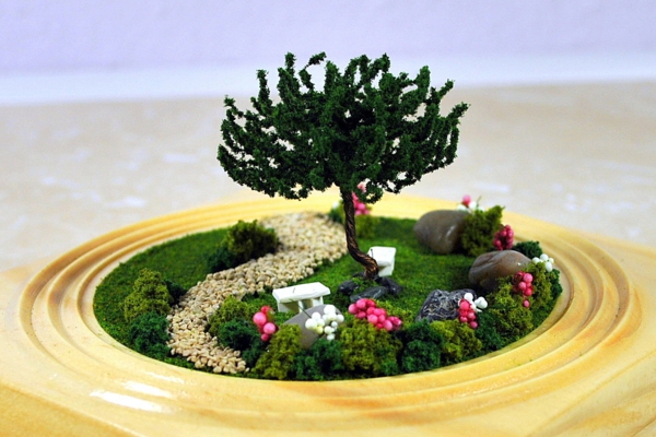 小花园创造圆形树苔
