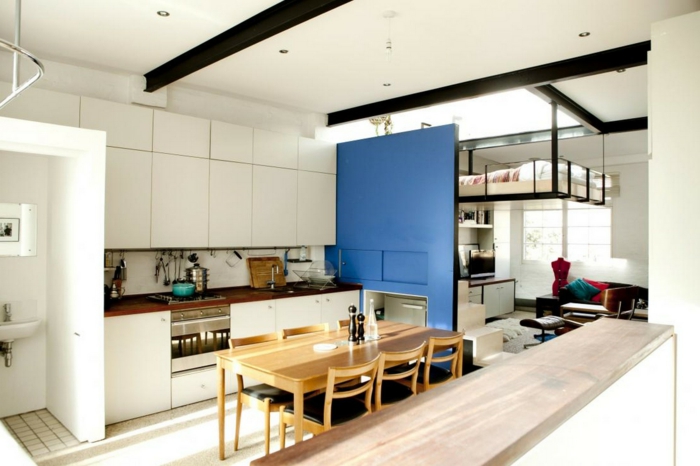 μικρές κουζίνες δημιουργήσει τραπέζι κουζίνα μπλε διαχωριστικό τοίχο