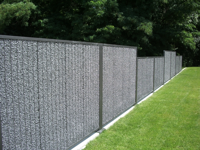 small-stones-gabionen wall
