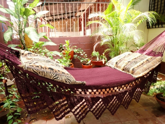 maža terasa įrengti terasos dizaino idėjos hamakų augalai