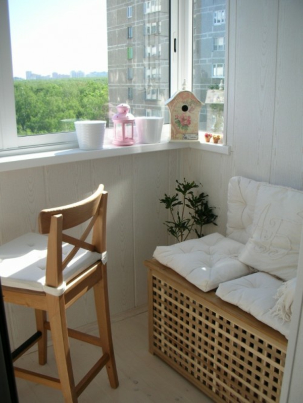 malý balkon-white-wood