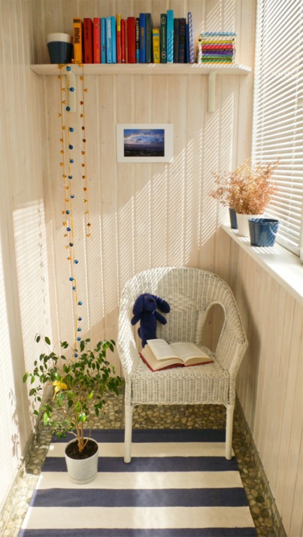 klein balkon-wit-stoel