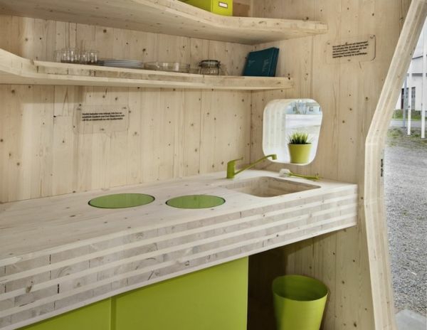 μικρό ξύλινο σπίτι φοιτητής διαμέρισμα tengbom architekten ξύλινο πάτωμα κουζίνας
