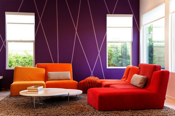 סלון קטן להגדיר רהיטים צבעוניים עיצוב קיר טרי