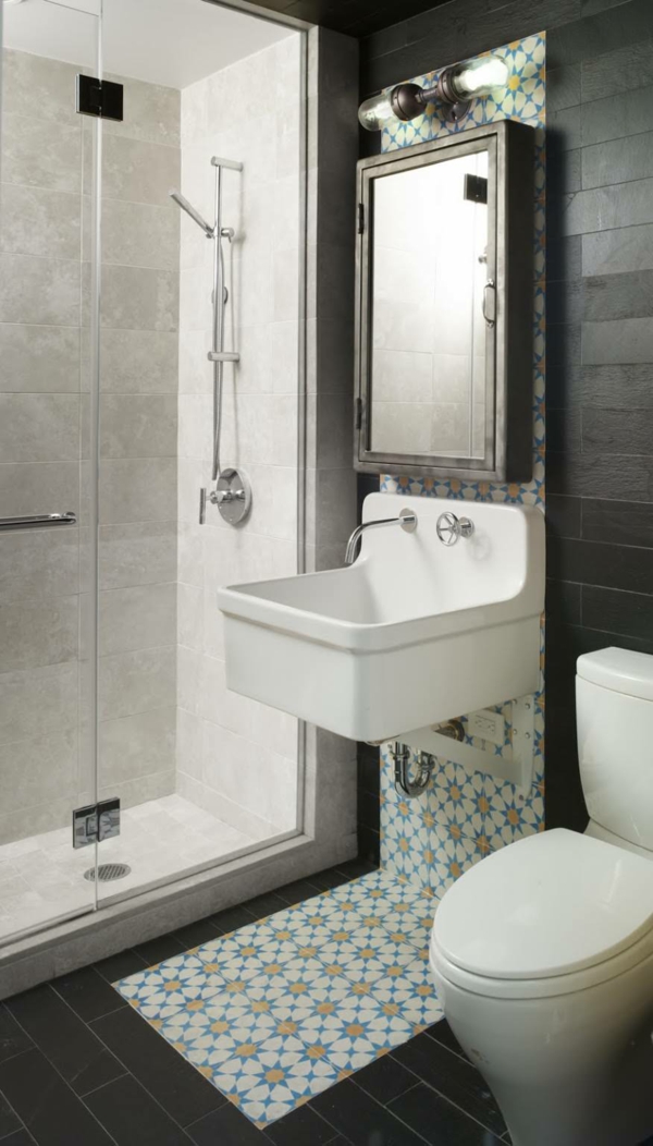 mažas vonios kambarys sukonstruotos idėjos sienų apdailos plytelės dušo kabina