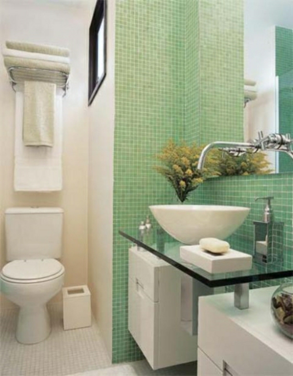kleine badkamer opzetten ideeën muur ontwerp groene tegels